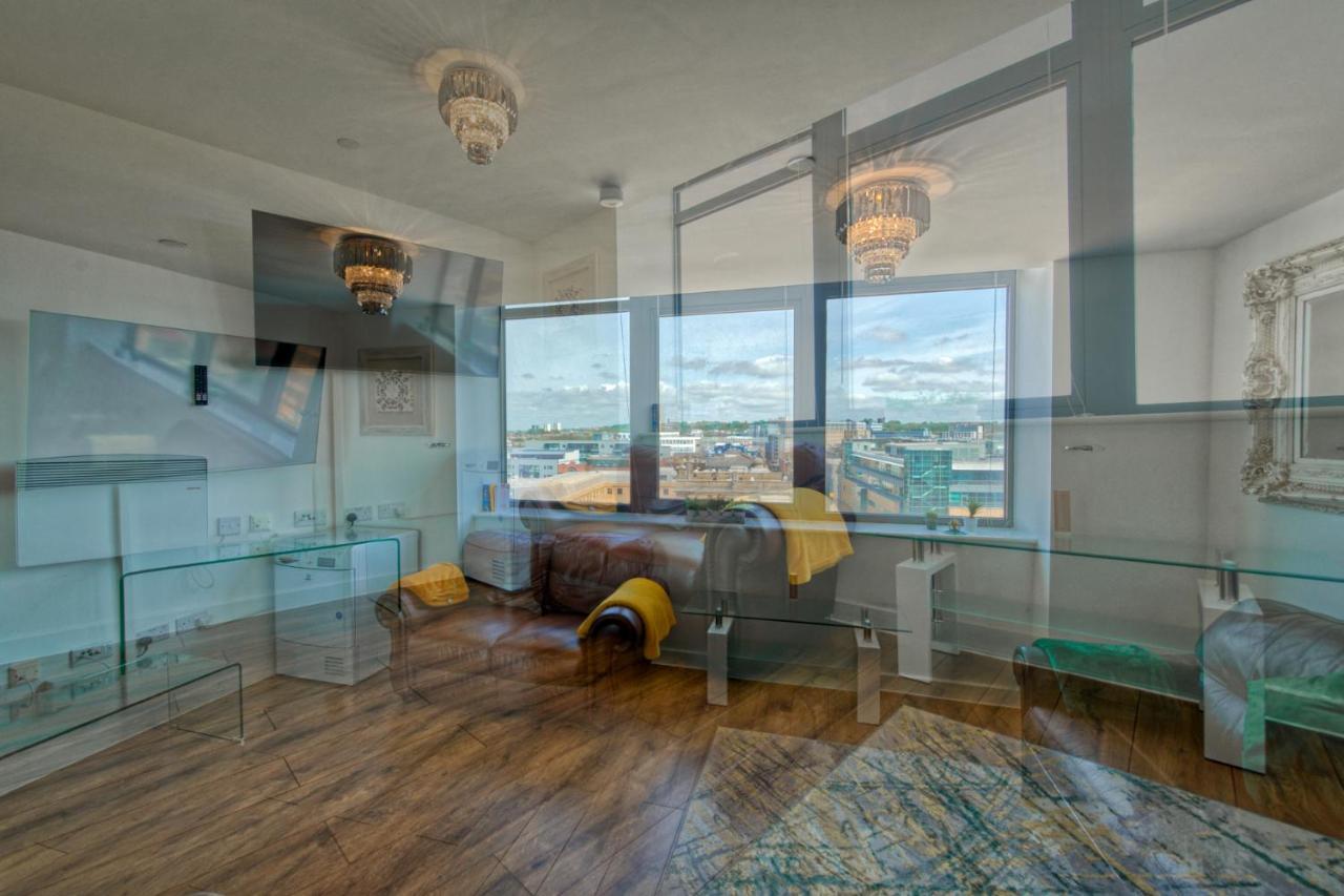 Sidemerseylivings - Central, Bright, And Convenient 2-bedroom With Parking Appartement Liverpool