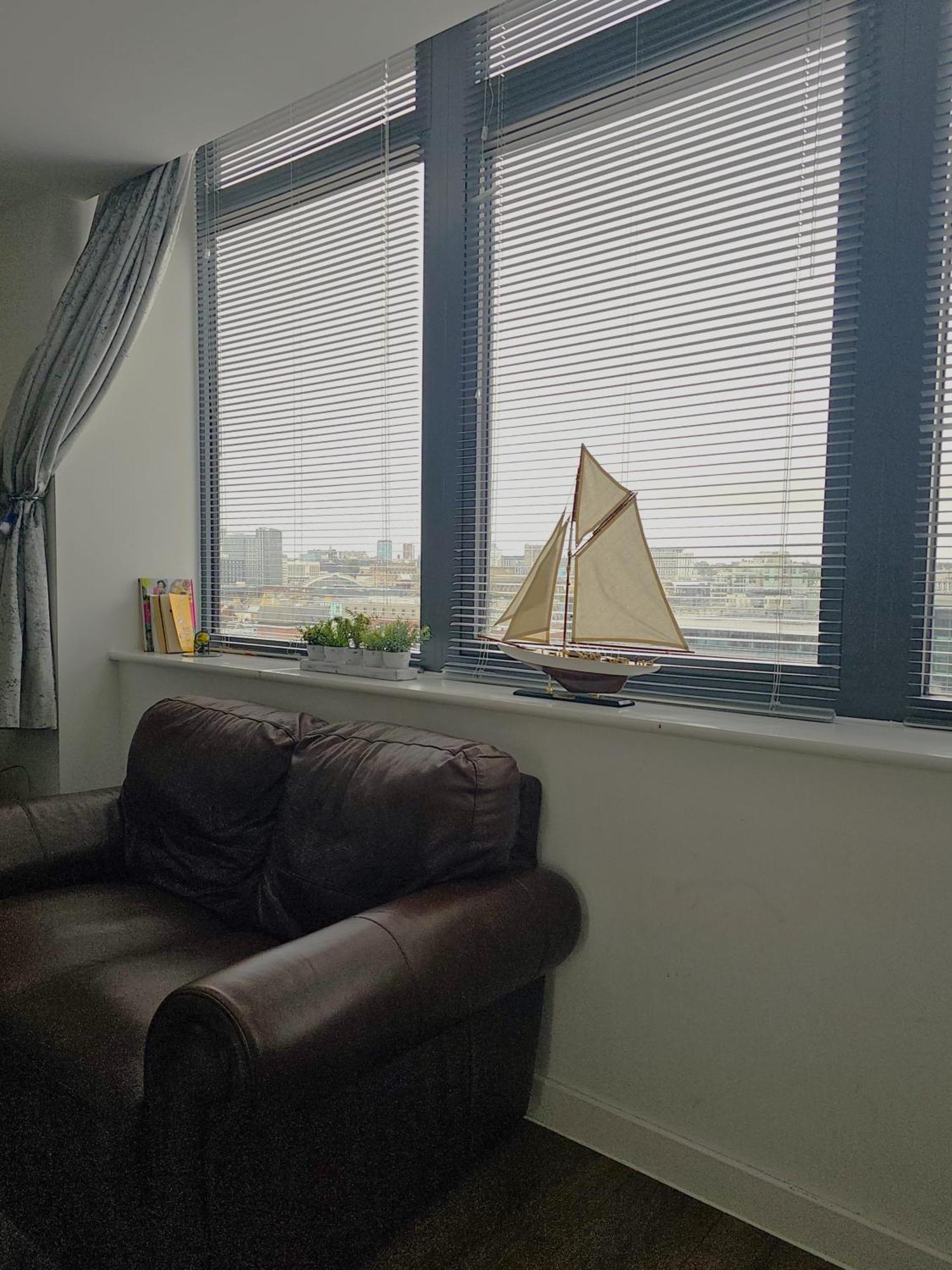 Appartement Sidemerseylivings - Central, Bright, And Convenient 2-bedroom With Parking *