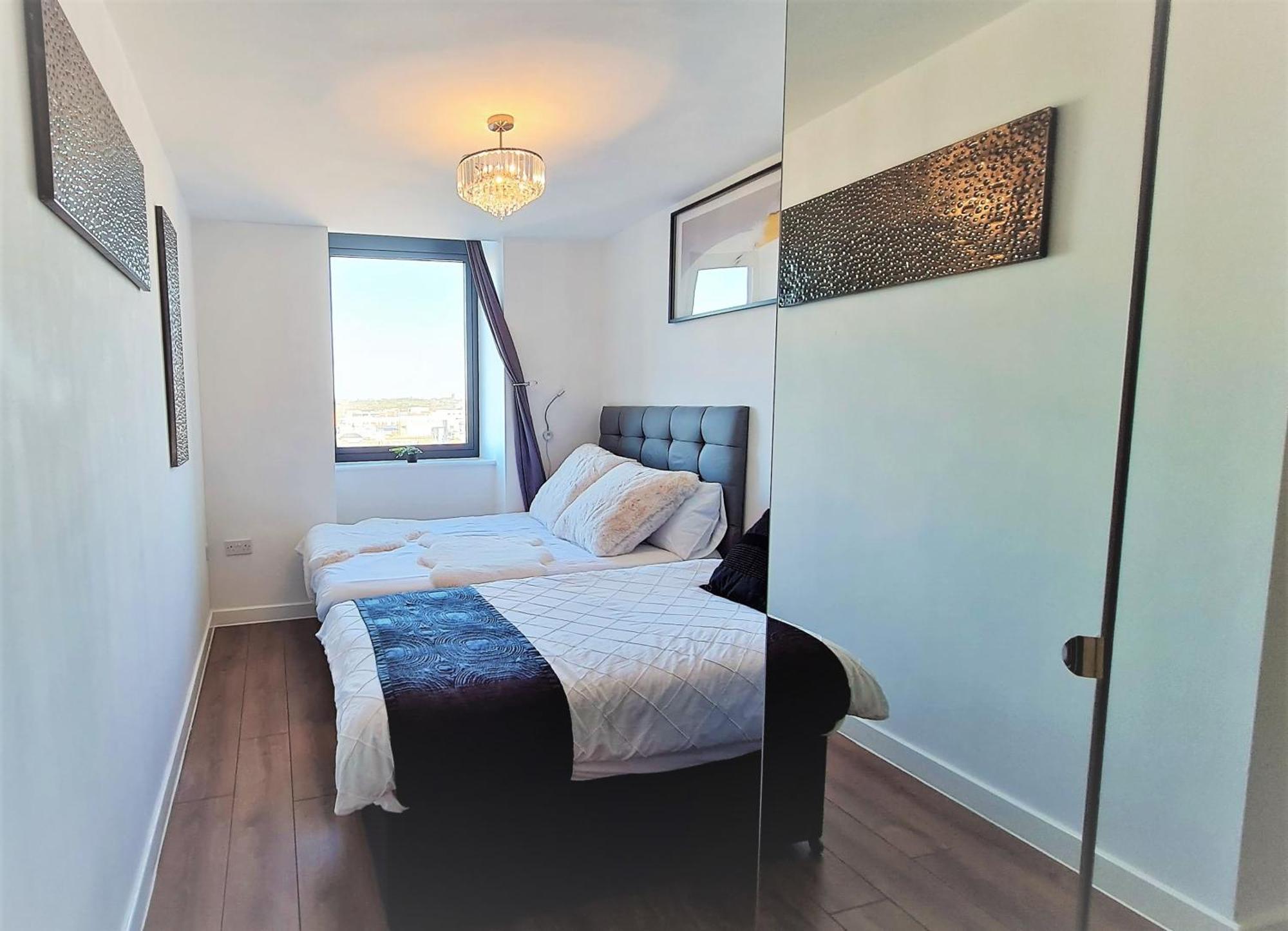 Appartement Sidemerseylivings - Central, Bright, And Convenient 2-bedroom With Parking *